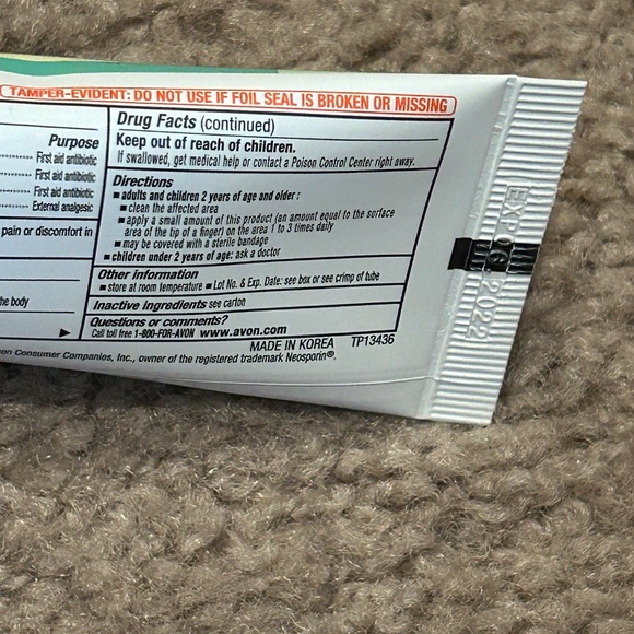 NWOT Avon Hexashield Triple Antibiotic Ointment with Pain Relief - Picture 5 of 8